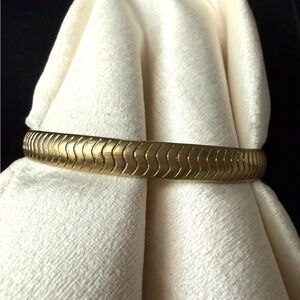 Silpada K&R Grooved Bangle